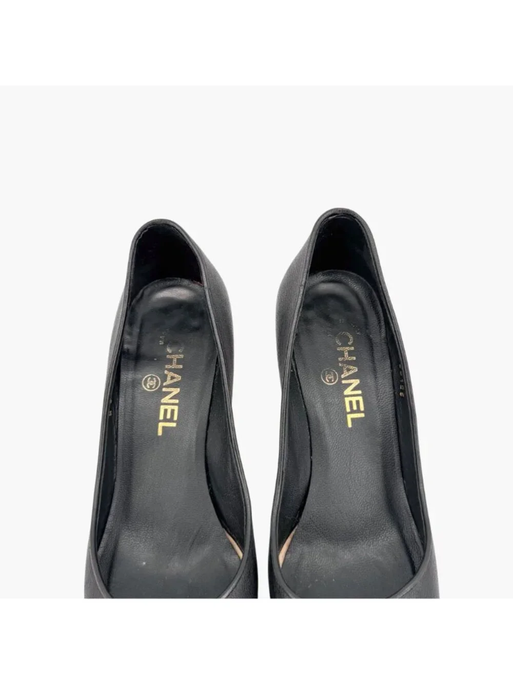 Chanel CC Cap Toe Pumps Heels Black Leather Size 38 US 7-7.5 Women’s
